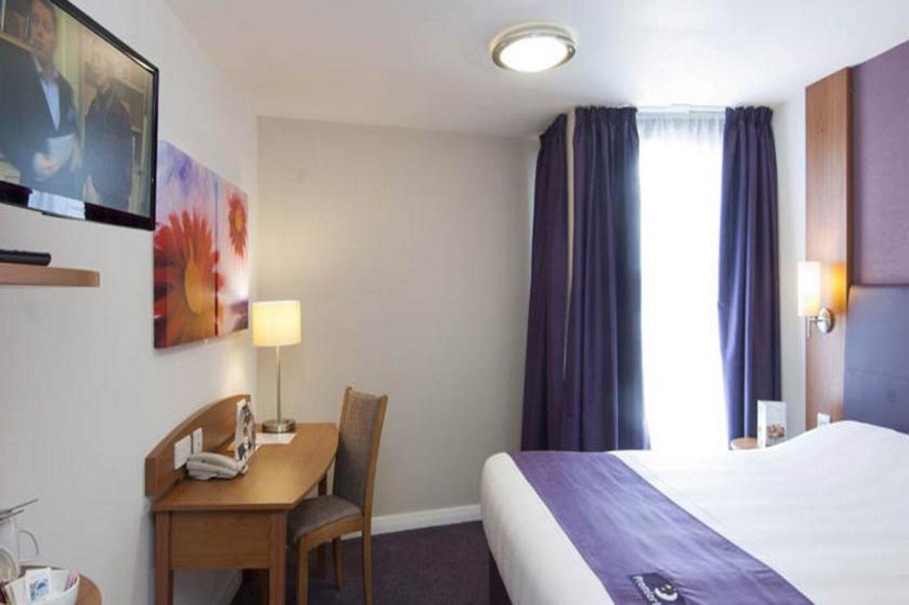 Premier Inn Lichfield North East Buitenkant foto