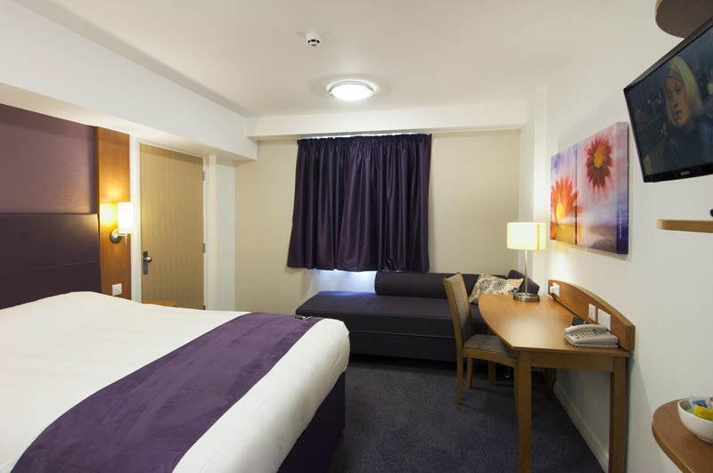 Premier Inn Lichfield North East Buitenkant foto